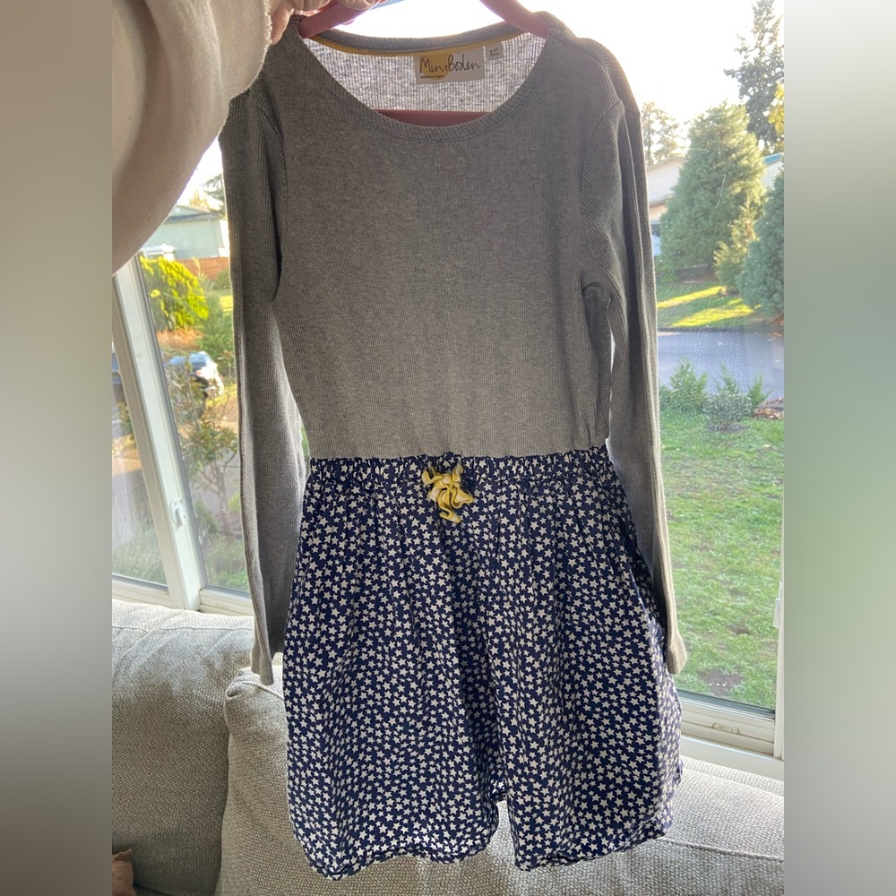 Mini Boden little girls dress 8-9 year old 
Jersey stretch top with pockets